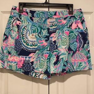 NWT- Lilly Pulitzer Malie stretch shorts - size 8